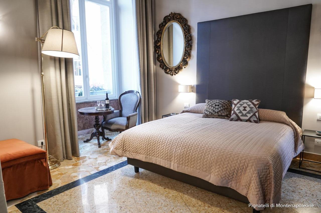 Bed & Breakfast Dimora Donna Elena By Ranieri Napels